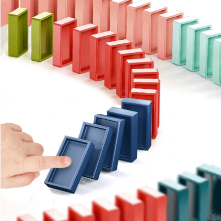 KleinZug | Dominospiel mit Automatischer Bewegung für Kreatives Spielen - Brezella