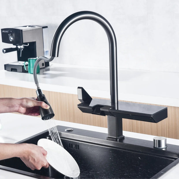 ChromaLux | Digitale Armatur mit edlem Chromfinish - Brezella
