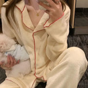 FlanellLuxe | Stilvolle Pyjama Sets für Damen - Brezella