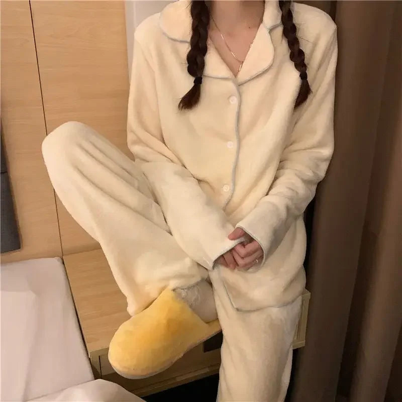 FlanellLuxe | Stilvolle Pyjama Sets für Damen - Brezella