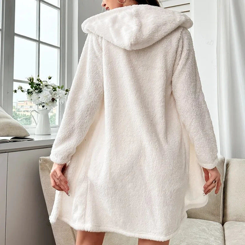 WinterGemüt | Stilvolle Damen-Pyjama für Kalte Nächte - Brezella