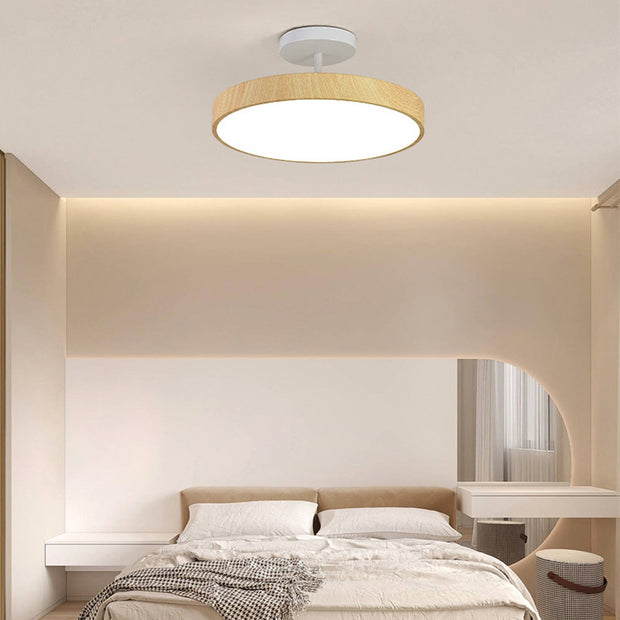Elegante LED-Deckenleuchte mit Halbeinbau