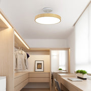 Elegante LED-Deckenleuchte mit Halbeinbau