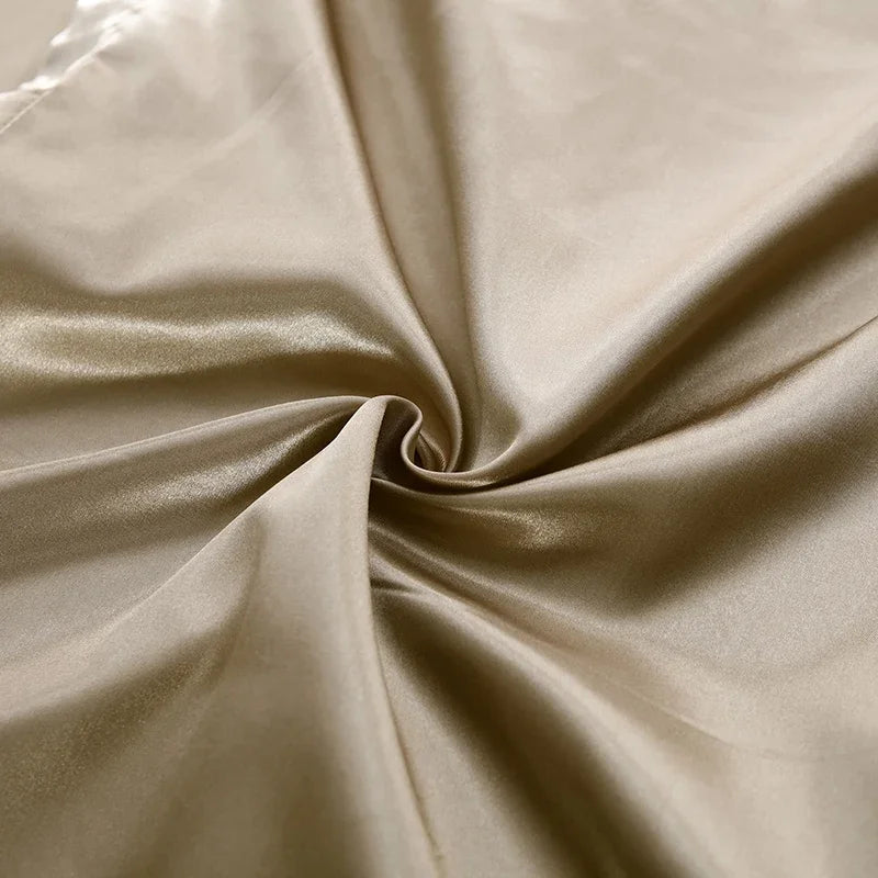 SilkEleganz | Satin-Bettwäsche-Set für luxuriöse Nächte - Brezella