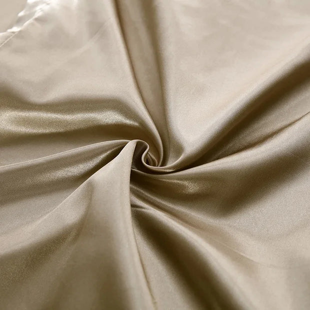 SilkEleganz | Satin-Bettwäsche-Set für luxuriöse Nächte - Brezella
