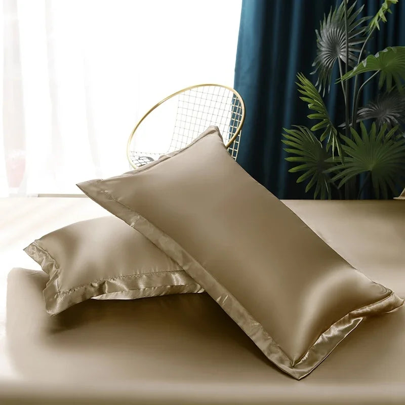 SilkEleganz | Satin-Bettwäsche-Set für luxuriöse Nächte - Brezella
