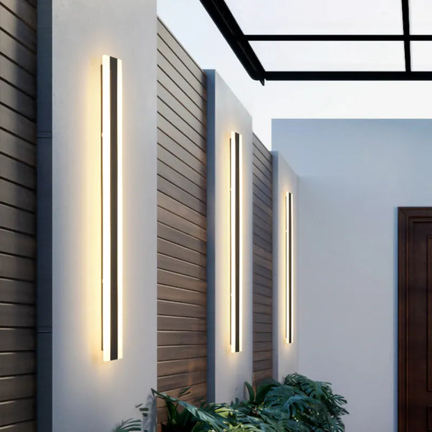 SchutzStrahl | Robuste Wandlampe für den Außenbereich - Brezella
