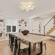 Moderne LED-Deckenleuchte in Blumenform