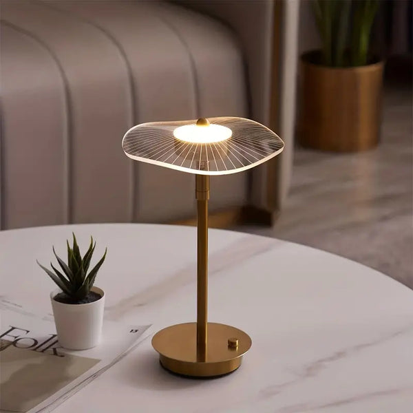 GlowEssence | Minimalistische LED-Tischlampe für Zuhause - Brezella