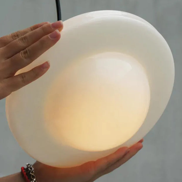 FrostLicht | Stilvolle Glas-Hängelampe mit sanfter Beleuchtung - Brezella