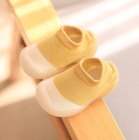 GripBaby | Antirutsch-Schuhe für Babys - Brezella