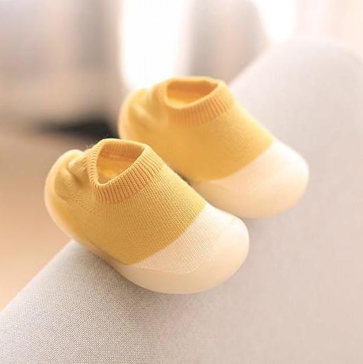 GripBaby | Antirutsch-Schuhe für Babys - Brezella