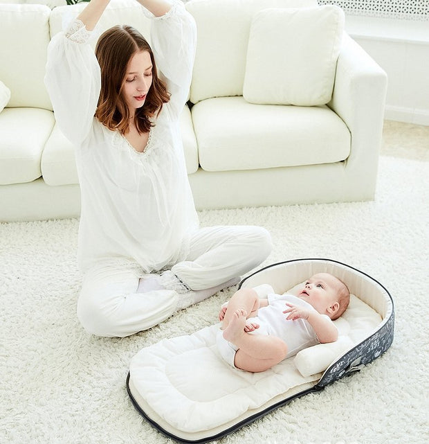 KomfortBaby | Vielseitige Wickeltasche und Bett in Einem - Brezella